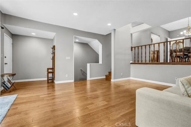 18242 Burbank Boulevard 8, Tarzana, CA 91356