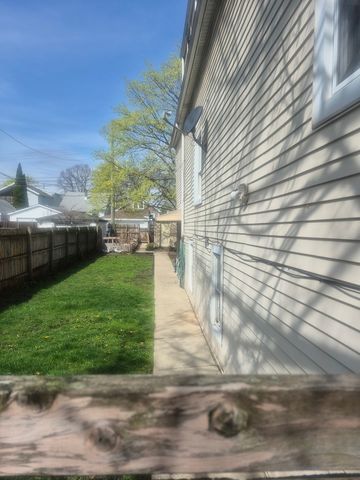 4542 N Karlov Avenue, Chicago, IL 60630