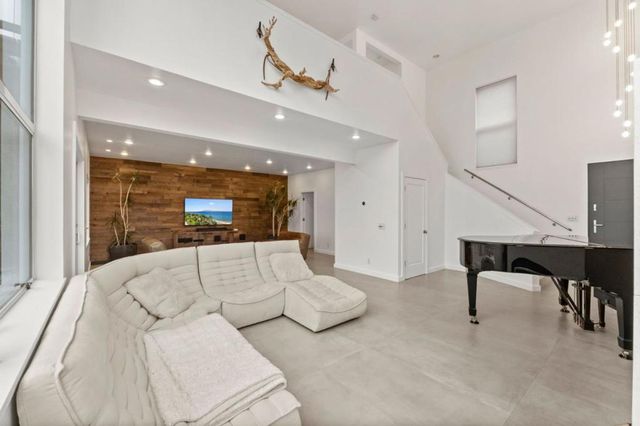 430 Farallon Avenue, Pacifica, CA 94044