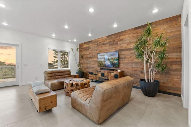 430 Farallon Avenue, Pacifica, CA 94044