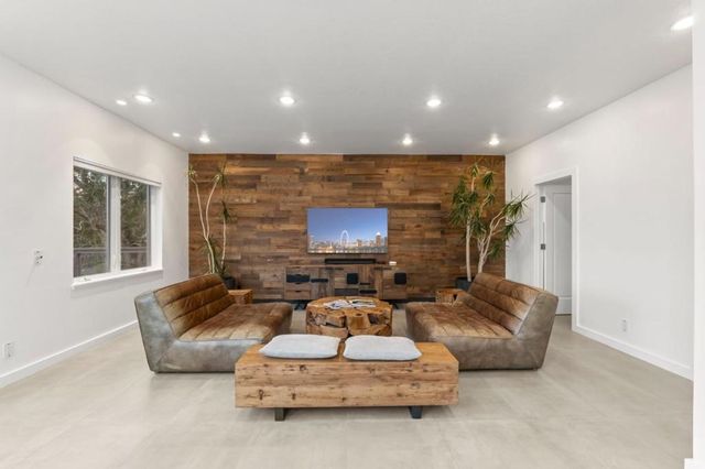 430 Farallon Avenue, Pacifica, CA 94044