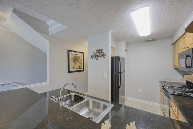 2020 Alta Meadows Lane 503, Delray Beach, FL 33444