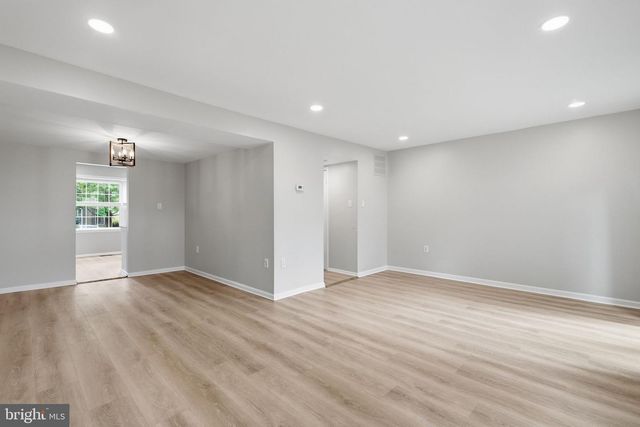 12120 STONEFORD DR, Woodbridge, VA 22192