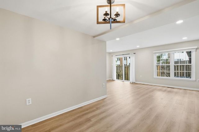 12120 STONEFORD DR, Woodbridge, VA 22192