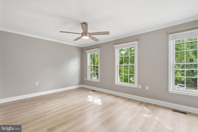 12120 STONEFORD DR, Woodbridge, VA 22192
