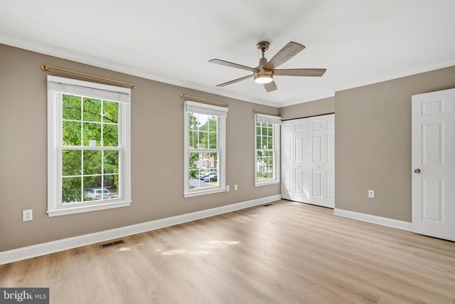 12120 STONEFORD DR, Woodbridge, VA 22192