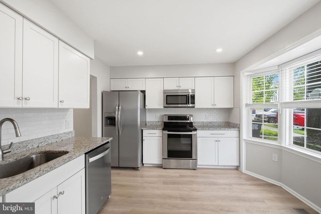12120 STONEFORD DR, Woodbridge, VA 22192