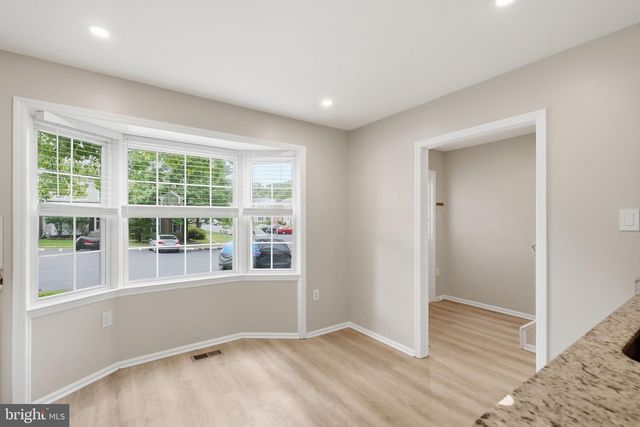 12120 STONEFORD DR, Woodbridge, VA 22192