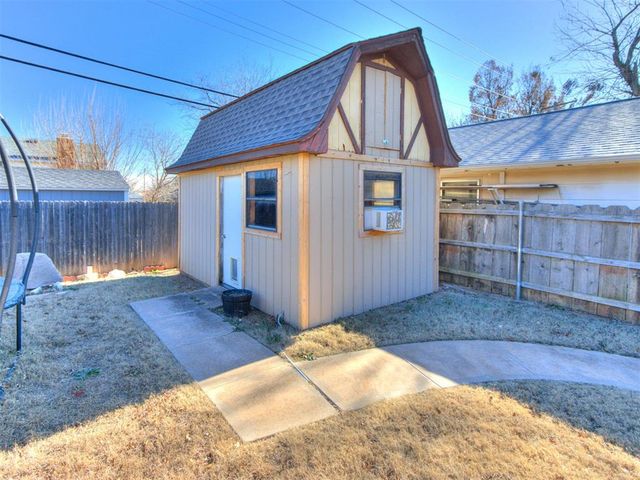 11012 Greystone Avenue, The Village, OK 73120