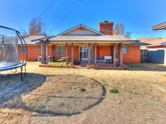11012 Greystone Avenue, The Village, OK 73120