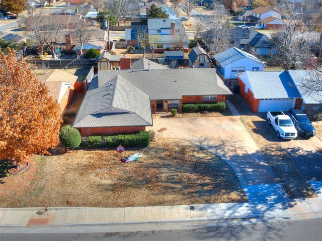 11012 Greystone Avenue, The Village, OK 73120