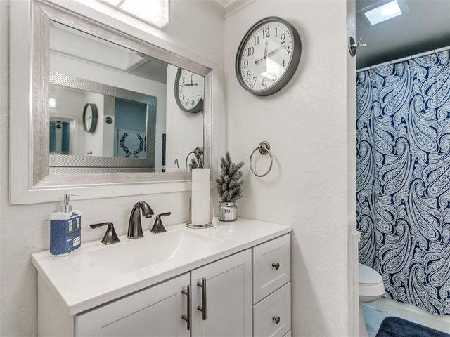 11012 Greystone Avenue, The Village, OK 73120