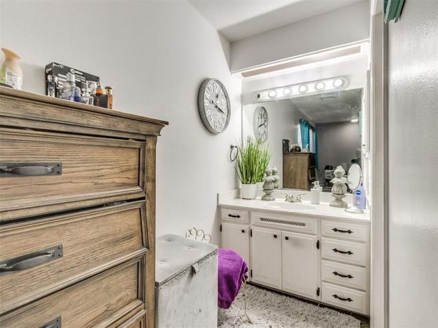 11012 Greystone Avenue, The Village, OK 73120