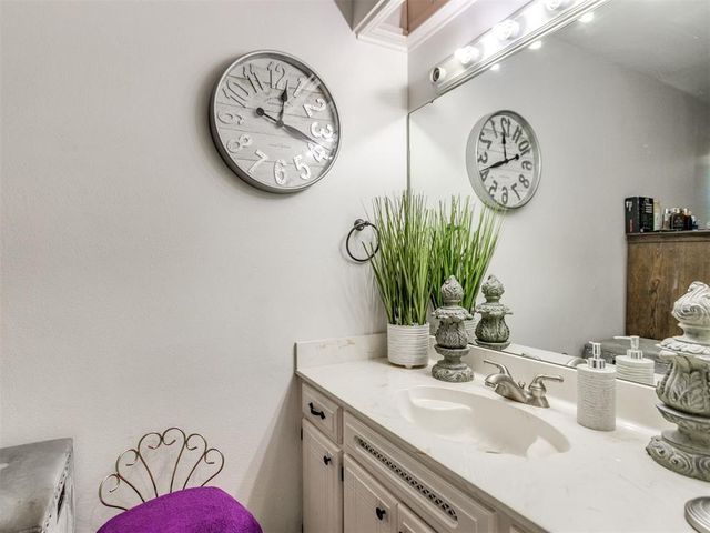 11012 Greystone Avenue, The Village, OK 73120