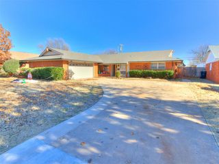 11012 Greystone Avenue, The Village, OK 73120