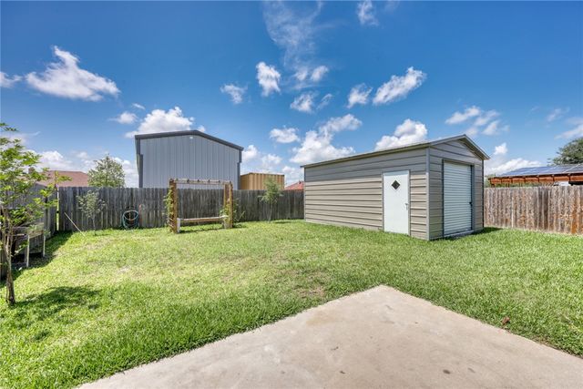 2622 Date Palm Dr, Corpus Christi, TX 78418