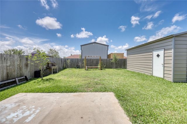 2622 Date Palm Dr, Corpus Christi, TX 78418