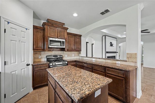 2622 Date Palm Dr, Corpus Christi, TX 78418