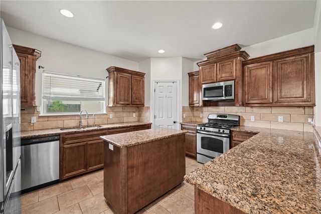 2622 Date Palm Dr, Corpus Christi, TX 78418