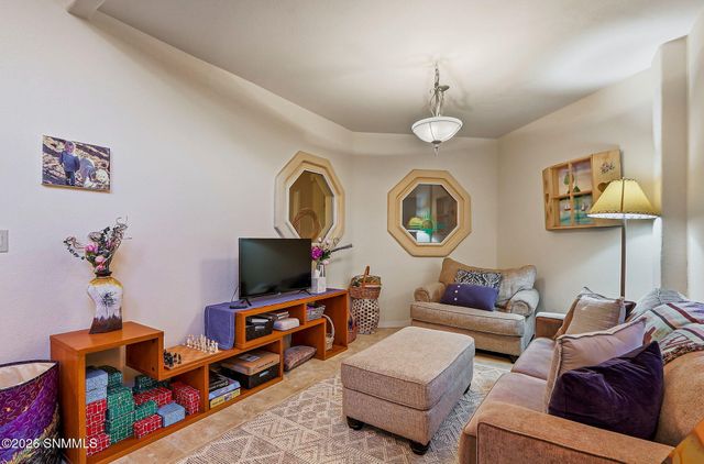 2932 Winter Set Road, Las Cruces, NM 88005