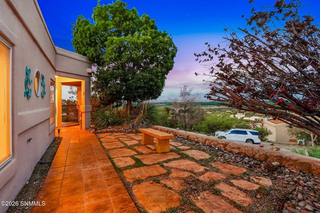 2932 Winter Set Road, Las Cruces, NM 88005
