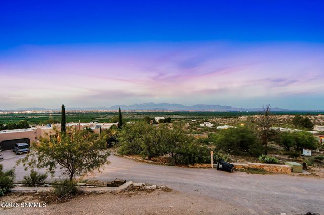 2932 Winter Set Road, Las Cruces, NM 88005