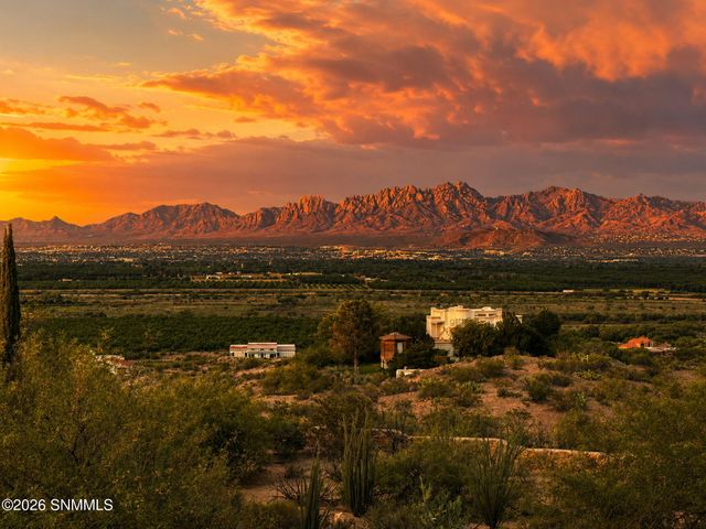 2932 Winter Set Road, Las Cruces, NM 88005