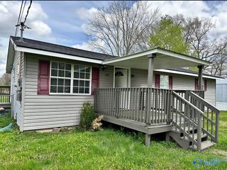 497 Ready Section Road, Hazel Green, AL 35750