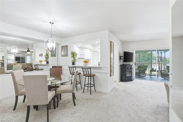 7320 Glenmoor LN 2206, Naples, FL 34104