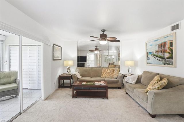 7320 Glenmoor LN 2206, Naples, FL 34104