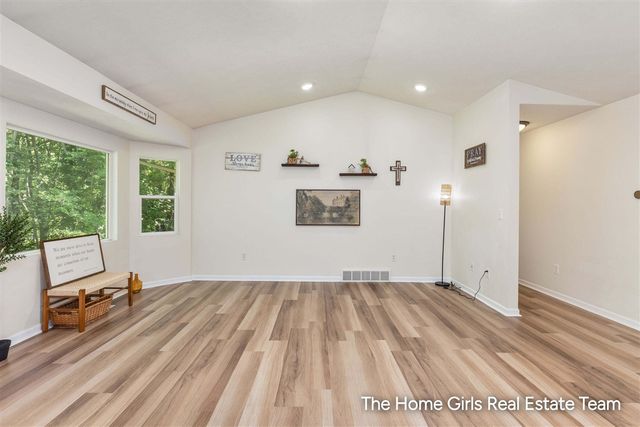10333 Meadowgate Drive, Sparta, MI 49345