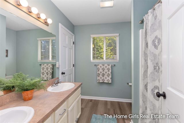 10333 Meadowgate Drive, Sparta, MI 49345