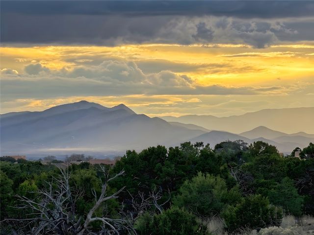 3 Manzano Court, Santa Fe, NM 87508