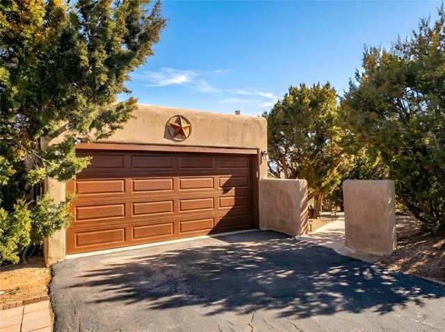 3 Manzano Court, Santa Fe, NM 87508