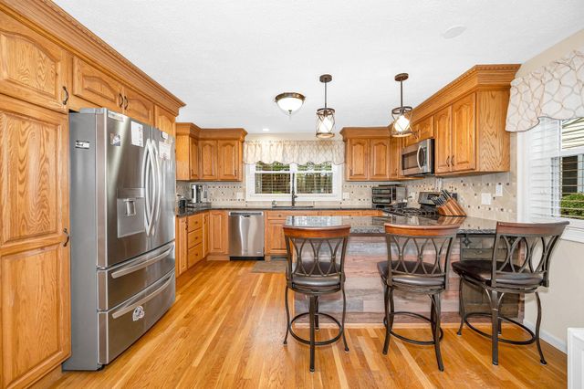 5 Meghan Drive, Nashua, NH 03063