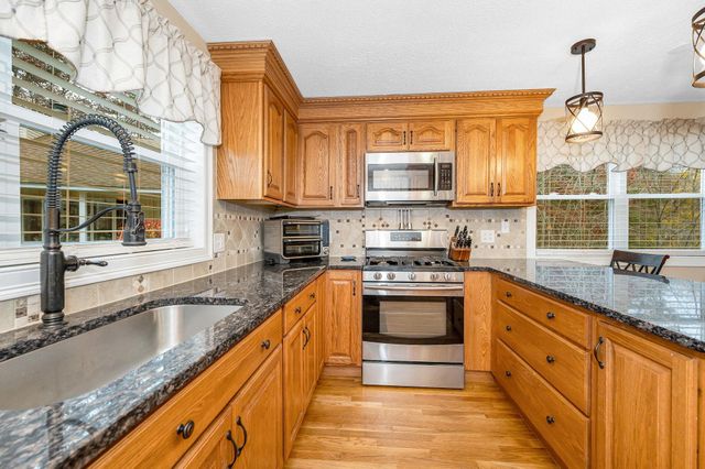 5 Meghan Drive, Nashua, NH 03063