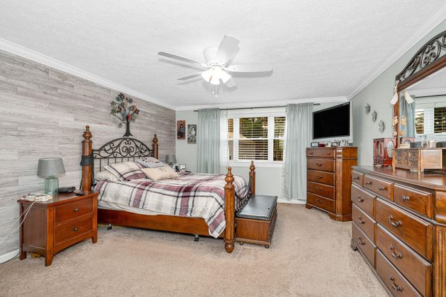 5 Meghan Drive, Nashua, NH 03063