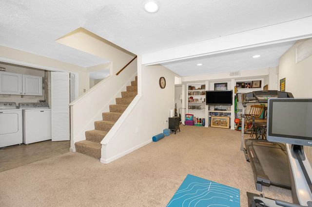 5 Meghan Drive, Nashua, NH 03063