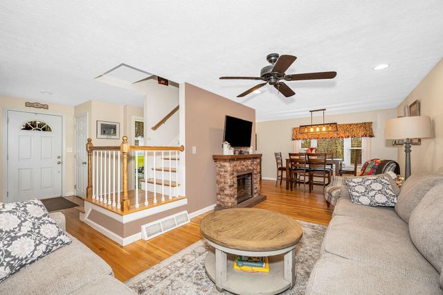 5 Meghan Drive, Nashua, NH 03063