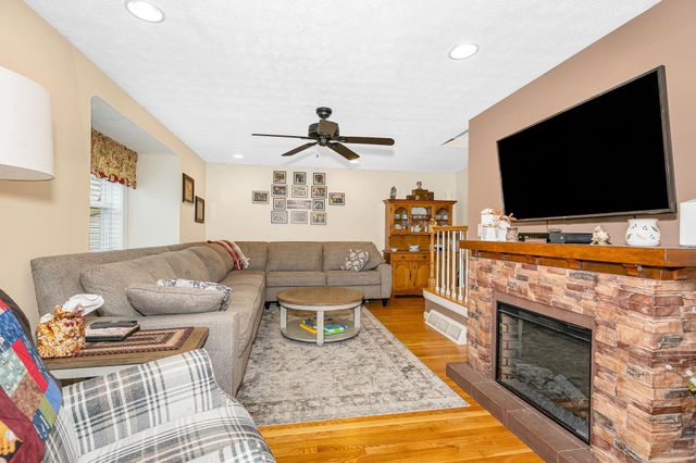 5 Meghan Drive, Nashua, NH 03063