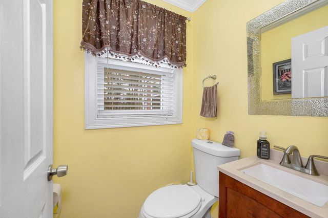 5 Meghan Drive, Nashua, NH 03063