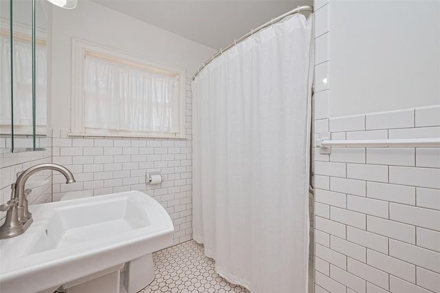 501 Gale Street, Houston, TX 77009