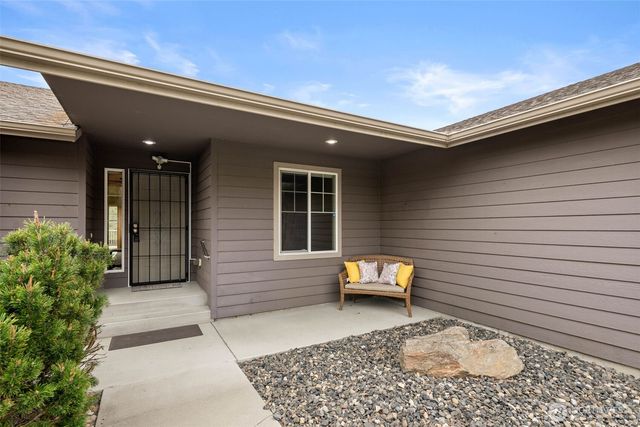 2095 Lasso Drive, Wenatchee, WA 98801