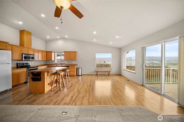 2095 Lasso Drive, Wenatchee, WA 98801