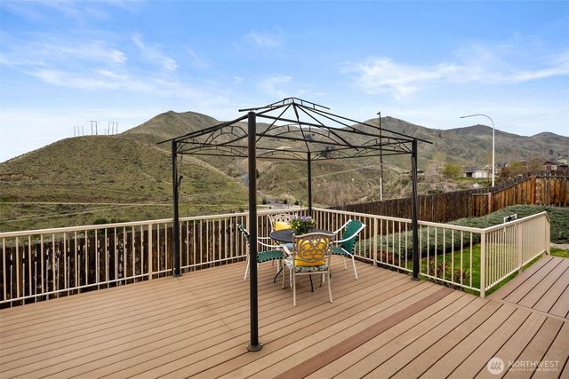 2095 Lasso Drive, Wenatchee, WA 98801