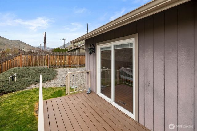 2095 Lasso Drive, Wenatchee, WA 98801