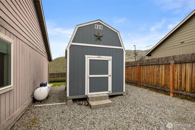 2095 Lasso Drive, Wenatchee, WA 98801