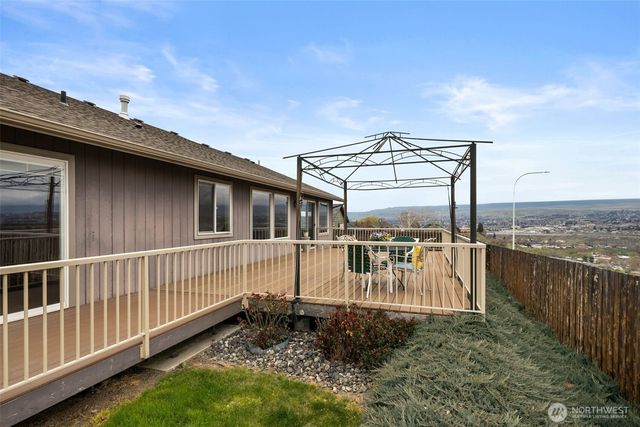 2095 Lasso Drive, Wenatchee, WA 98801