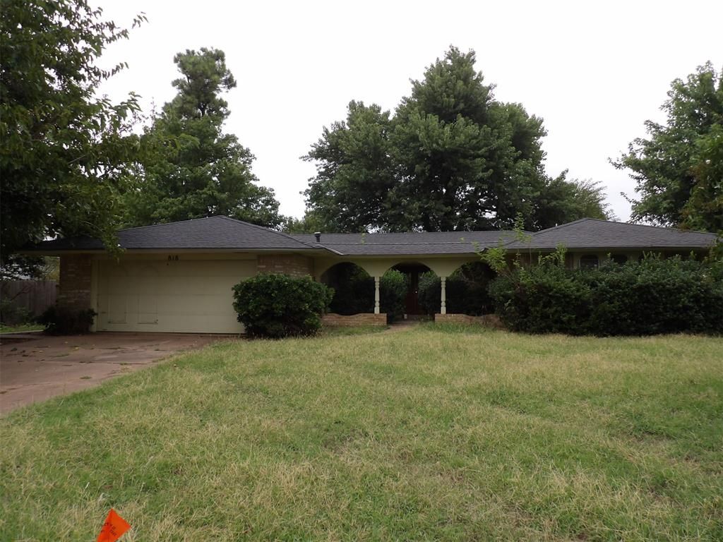 818 SW 26th Place, El Reno, OK 73036