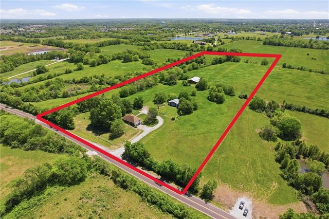24801 E Cowherd Road, Blue Springs, MO 64015